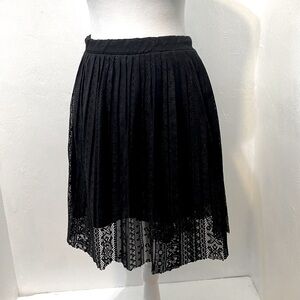 Size 22 ASOS Black Lace Bodycon Mini skirt.Fully lined in Excellent condition.